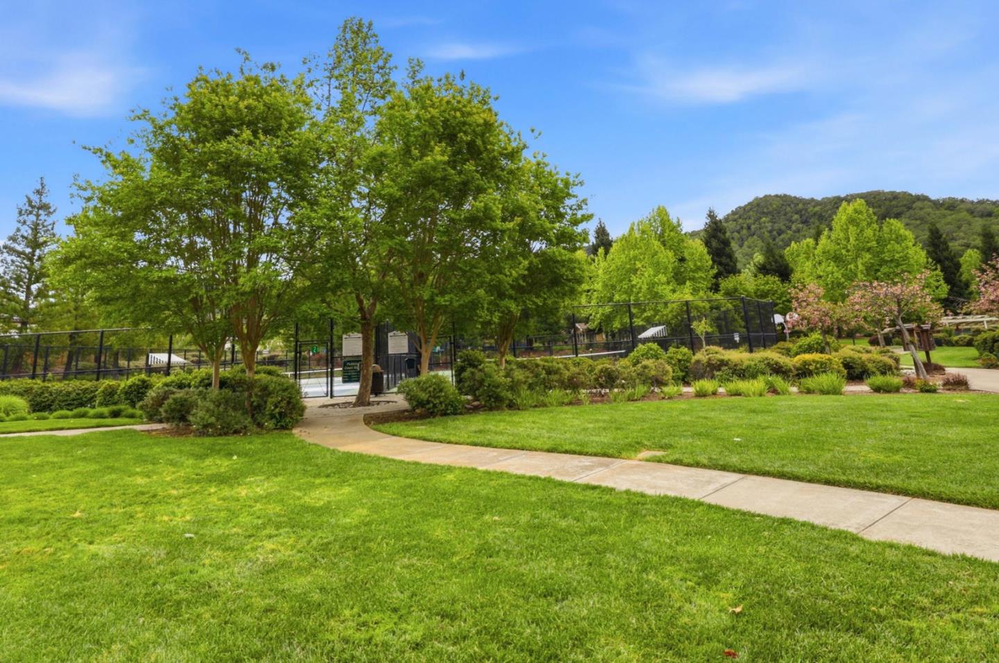 Detail Gallery Image 43 of 49 For 1965 Saint  Andrews Cir, Gilroy,  CA 95020 - 4 Beds | 3 Baths