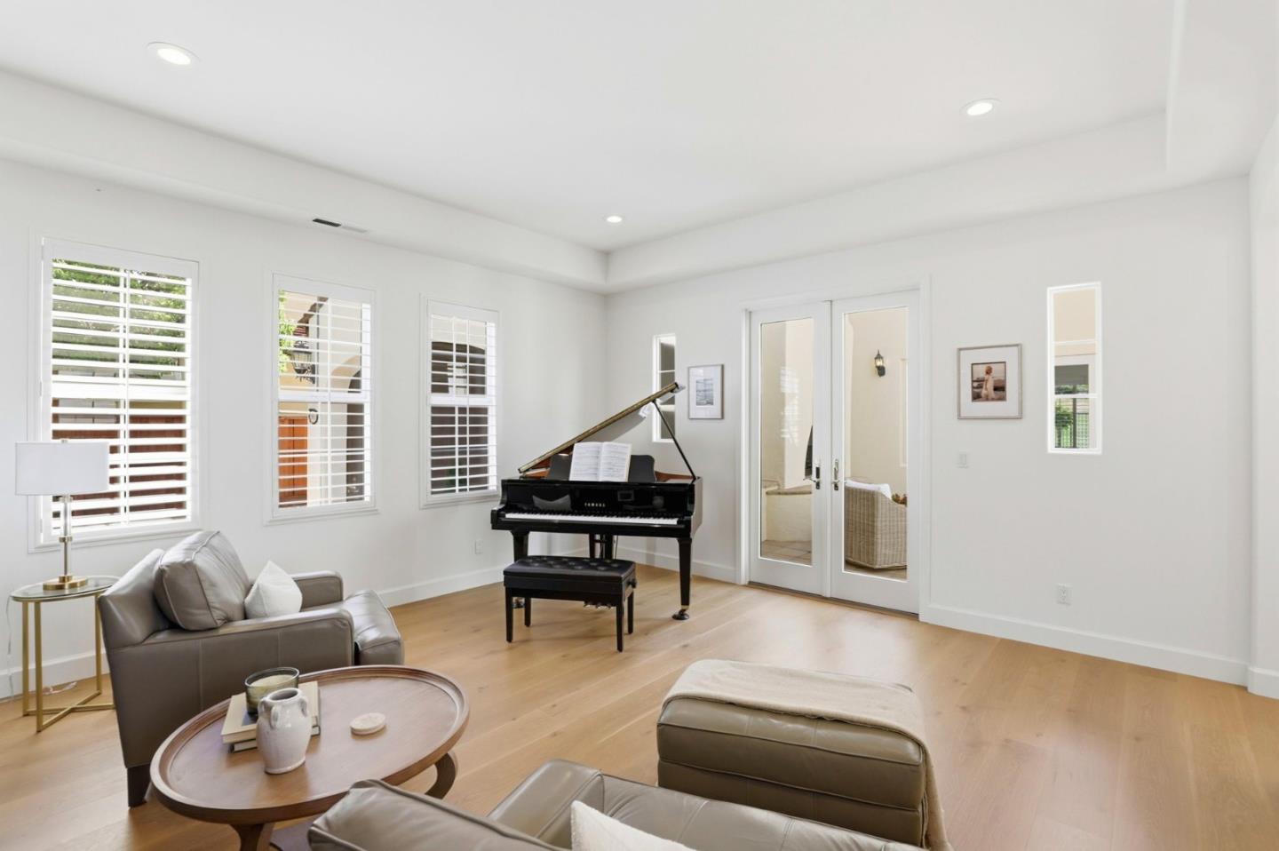 Detail Gallery Image 7 of 49 For 1965 Saint  Andrews Cir, Gilroy,  CA 95020 - 4 Beds | 3 Baths