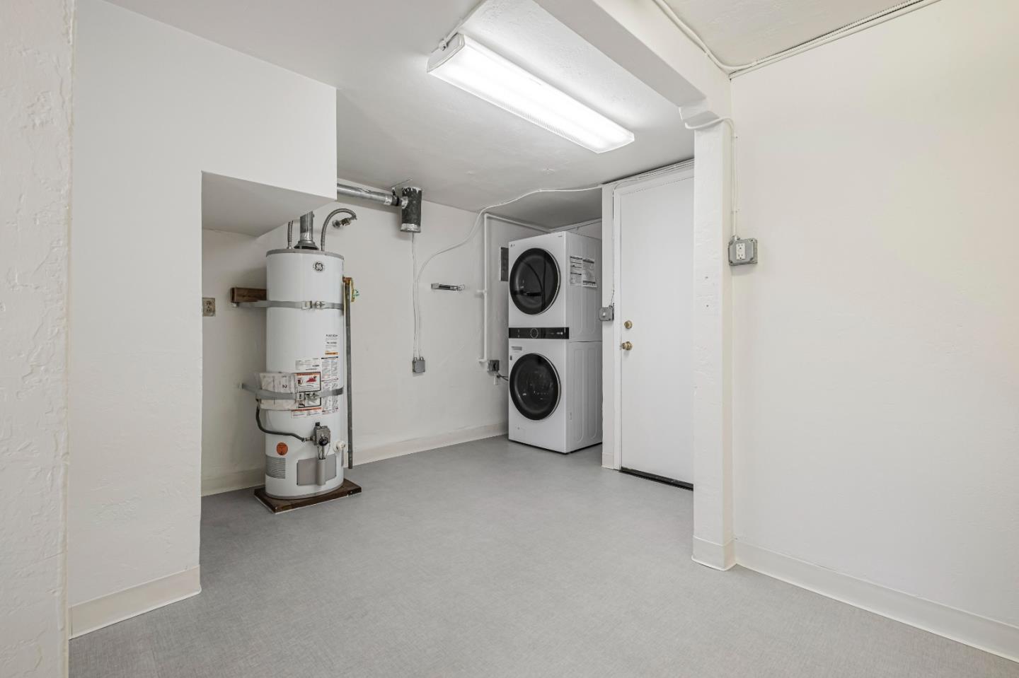 Detail Gallery Image 22 of 39 For 631 Riverside Ave, Santa Cruz,  CA 95060 - – Beds | – Baths