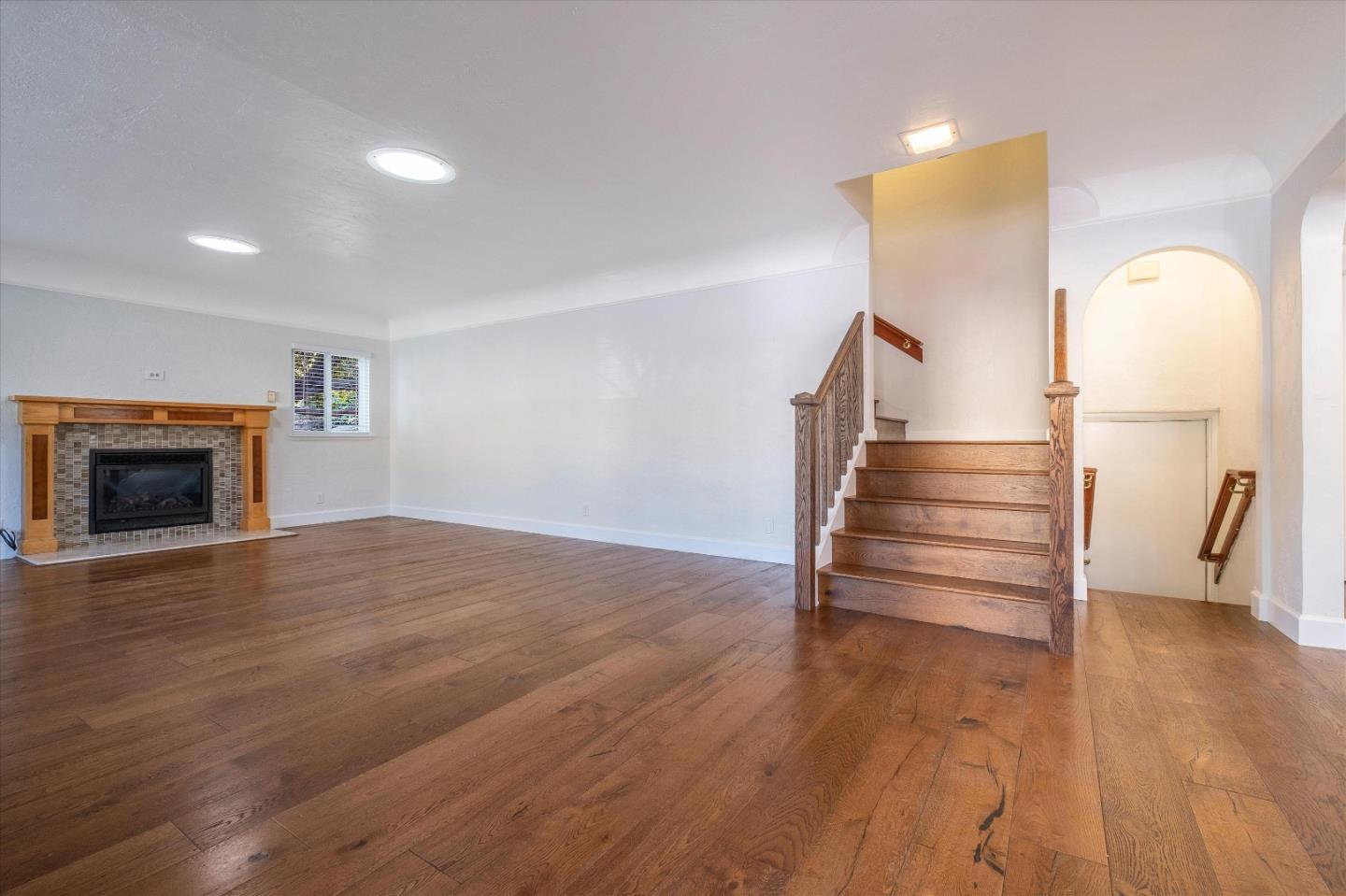 Detail Gallery Image 4 of 39 For 631 Riverside Ave, Santa Cruz,  CA 95060 - – Beds | – Baths