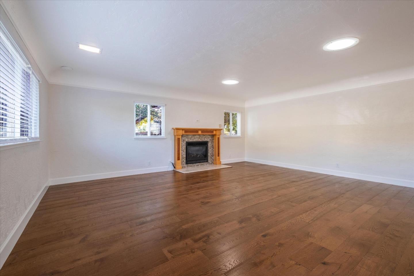 Detail Gallery Image 6 of 39 For 631 Riverside Ave, Santa Cruz,  CA 95060 - – Beds | – Baths