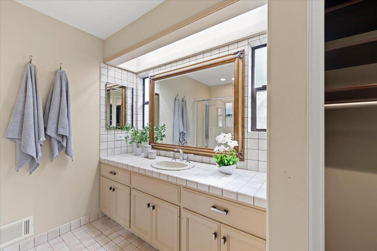 Detail Gallery Image 26 of 41 For 3315 Caxton Ct, San Mateo,  CA 94403 - 3 Beds | 3 Baths