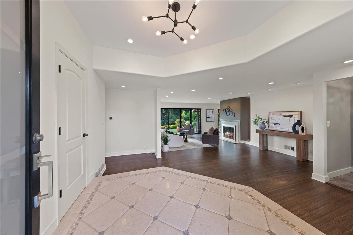 Detail Gallery Image 3 of 41 For 3315 Caxton Ct, San Mateo,  CA 94403 - 3 Beds | 3 Baths