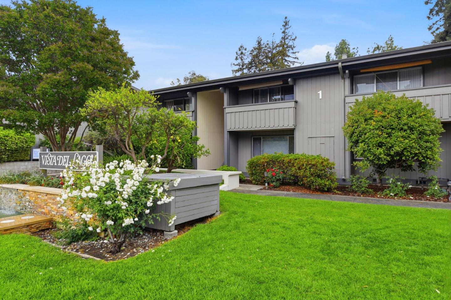 Detail Gallery Image 3 of 34 For 151 Buckingham Dr #251,  Santa Clara,  CA 95051 - 1 Beds | 1 Baths