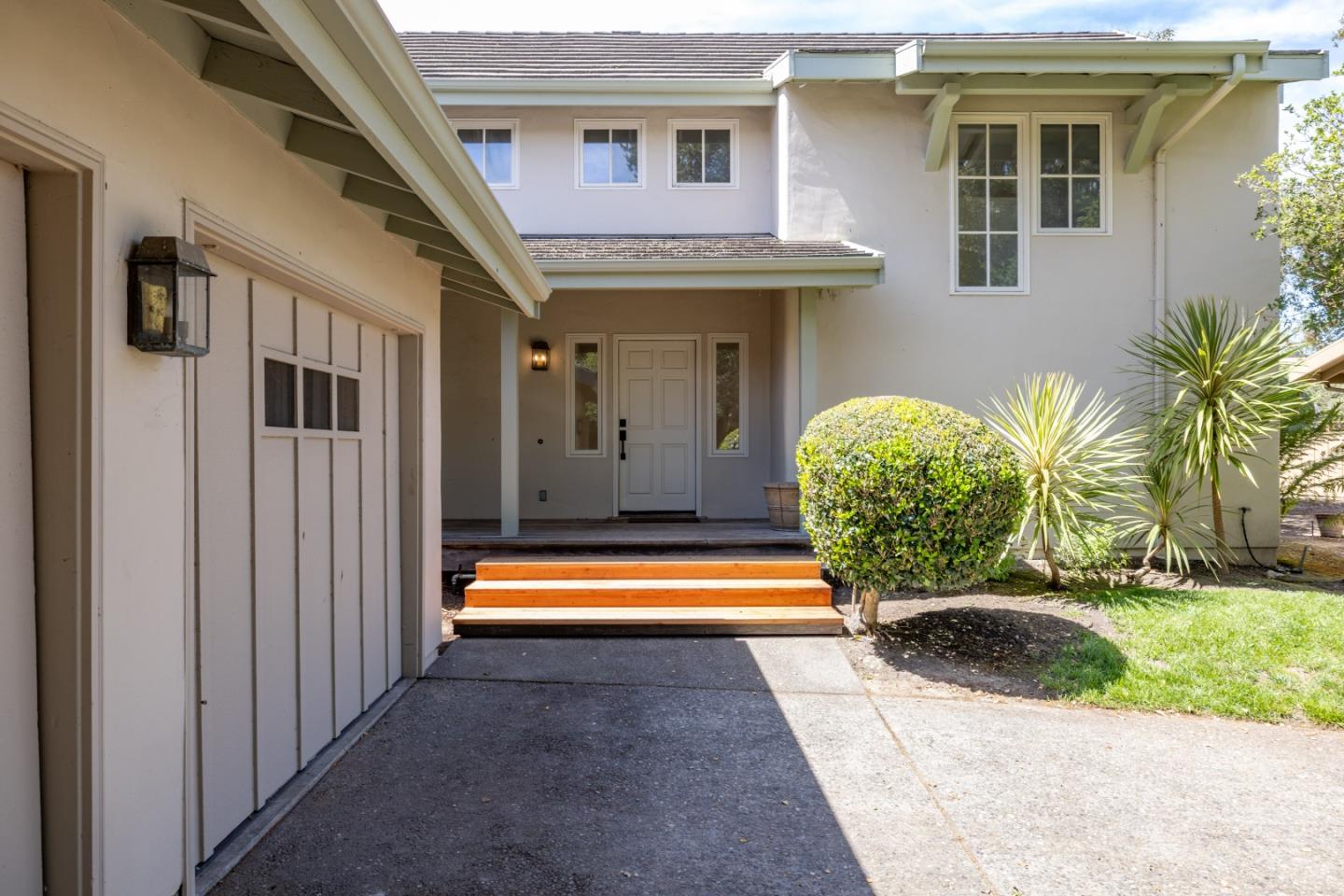 Detail Gallery Image 2 of 43 For 25399 Markham Ln, Salinas,  CA 93908 - 3 Beds | 3 Baths