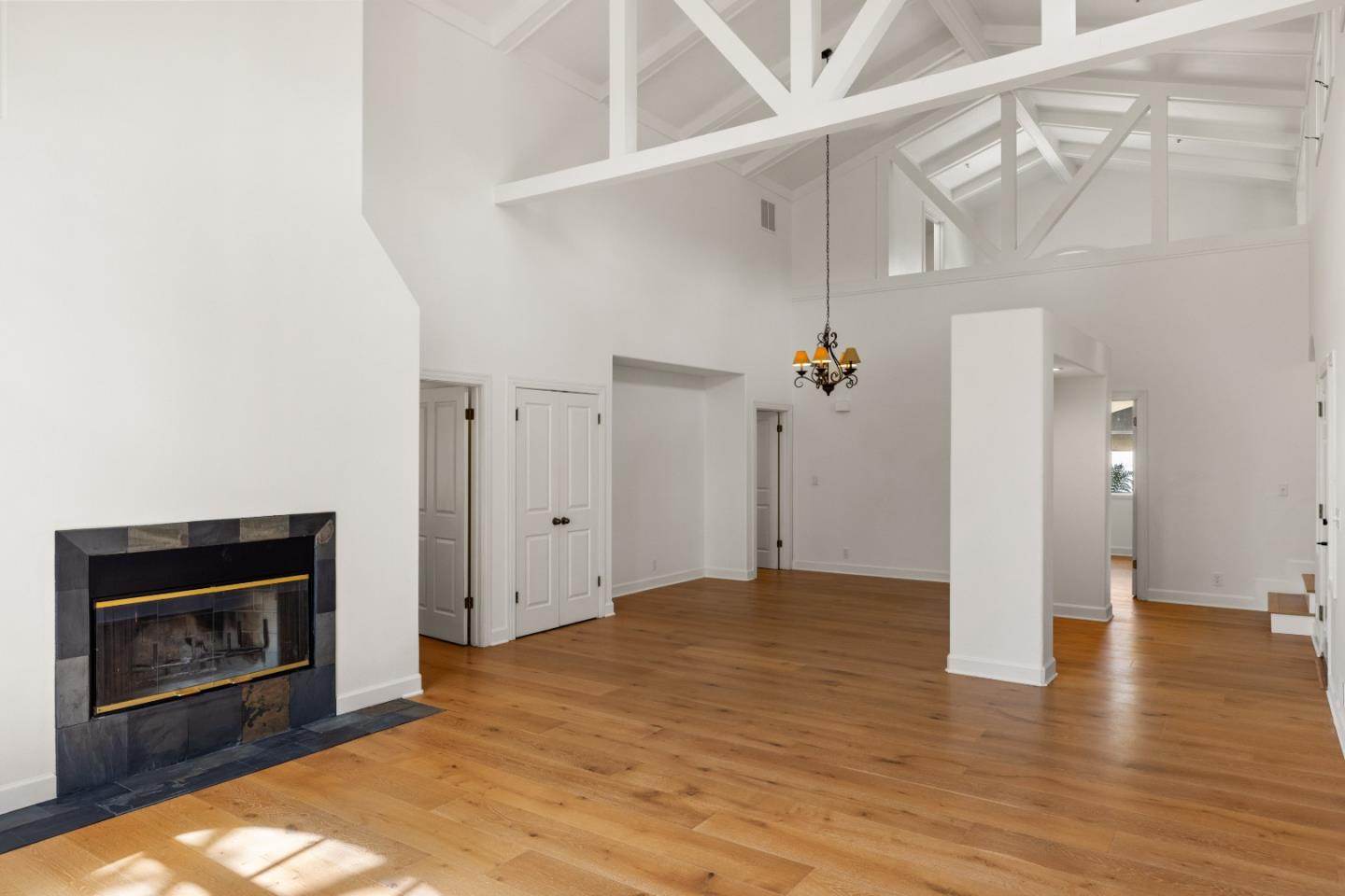 Detail Gallery Image 9 of 43 For 25399 Markham Ln, Salinas,  CA 93908 - 3 Beds | 3 Baths