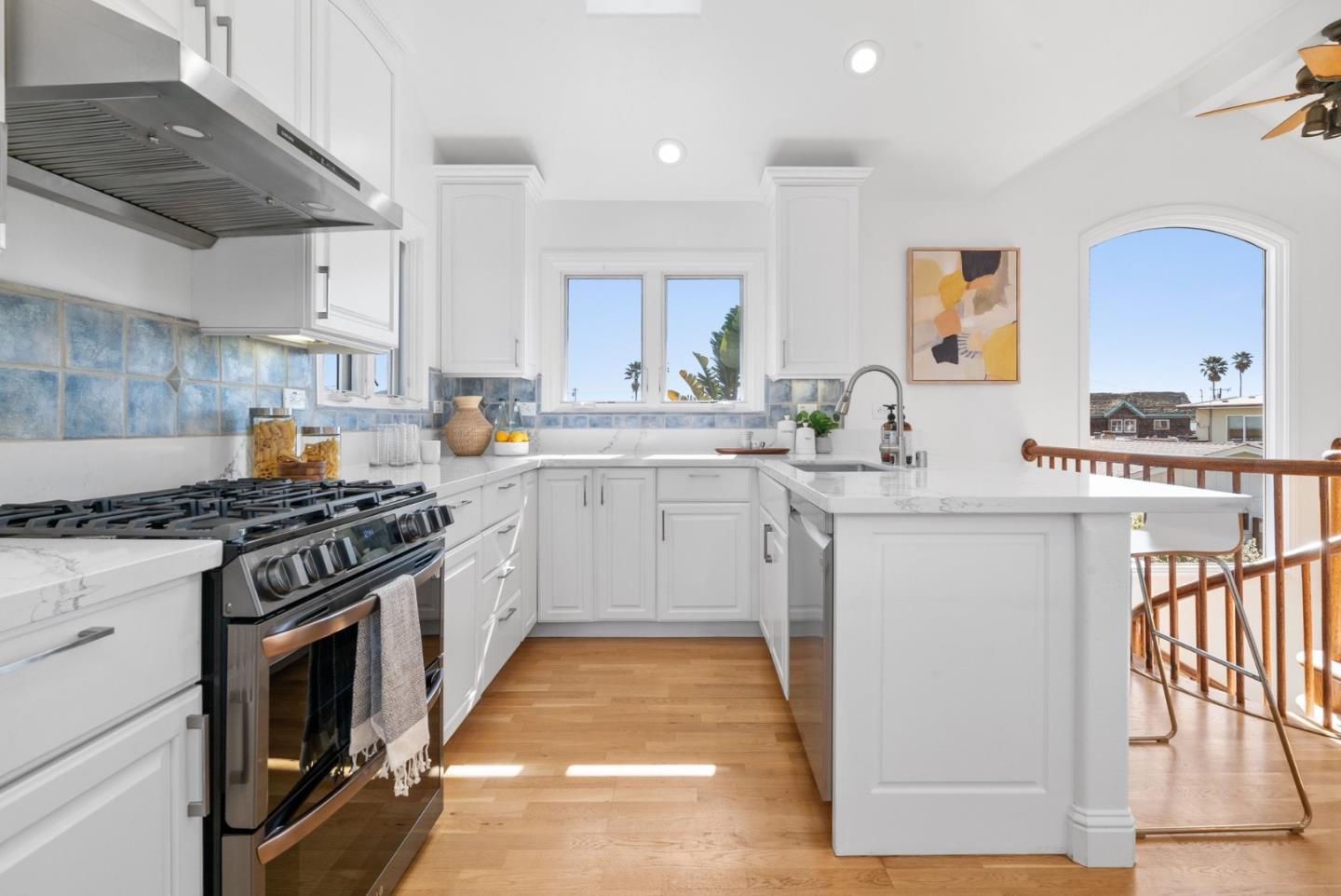 Detail Gallery Image 11 of 48 For 121 Anchorage Ave, Santa Cruz,  CA 95062 - 2 Beds | 1/1 Baths