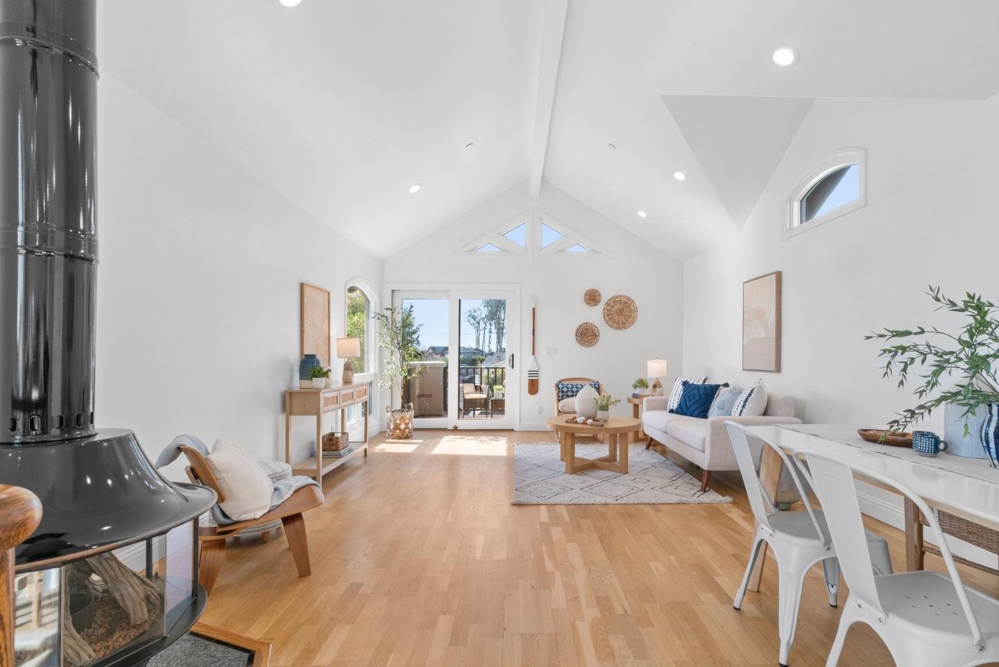 Detail Gallery Image 14 of 48 For 121 Anchorage Ave, Santa Cruz,  CA 95062 - 2 Beds | 1/1 Baths