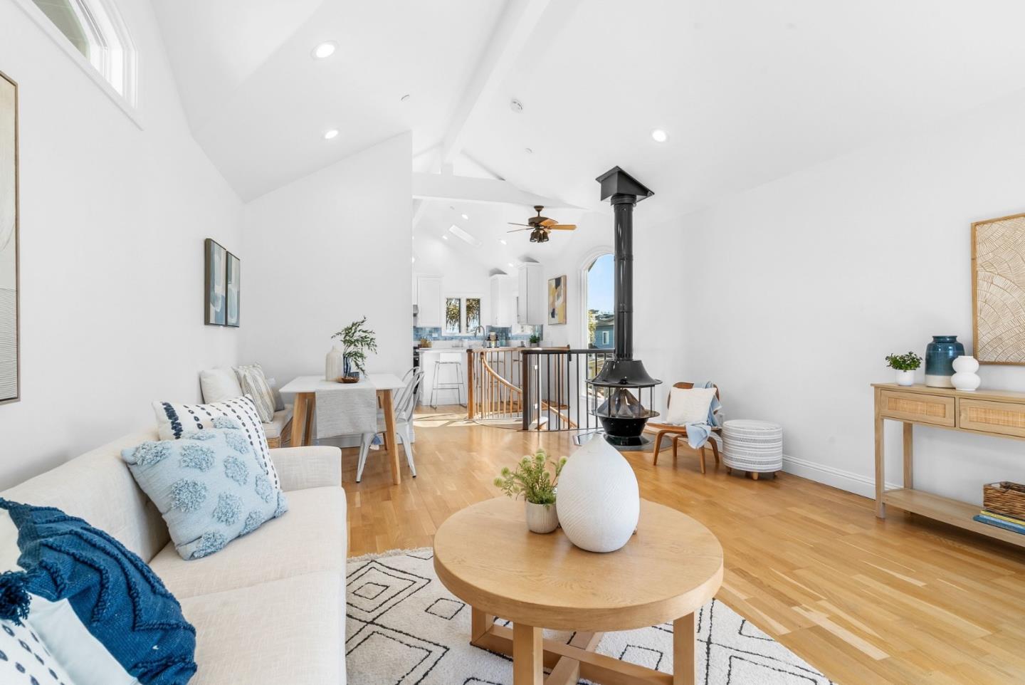 Detail Gallery Image 16 of 48 For 121 Anchorage Ave, Santa Cruz,  CA 95062 - 2 Beds | 1/1 Baths