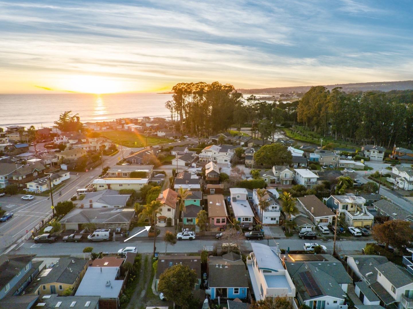 Detail Gallery Image 21 of 48 For 121 Anchorage Ave, Santa Cruz,  CA 95062 - 2 Beds | 1/1 Baths