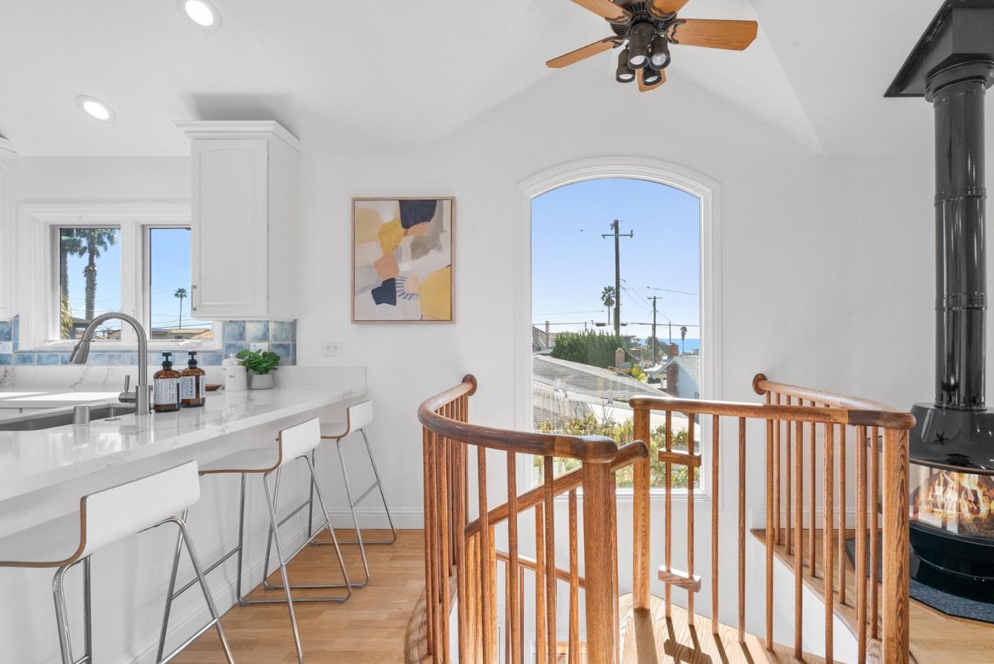 Detail Gallery Image 6 of 48 For 121 Anchorage Ave, Santa Cruz,  CA 95062 - 2 Beds | 1/1 Baths