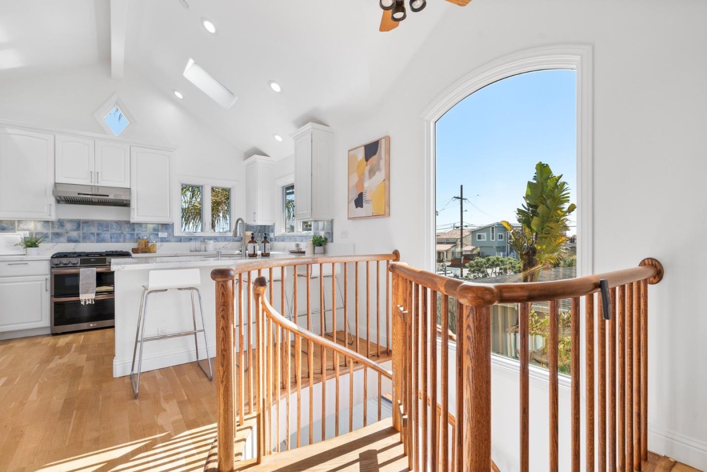 Detail Gallery Image 7 of 48 For 121 Anchorage Ave, Santa Cruz,  CA 95062 - 2 Beds | 1/1 Baths