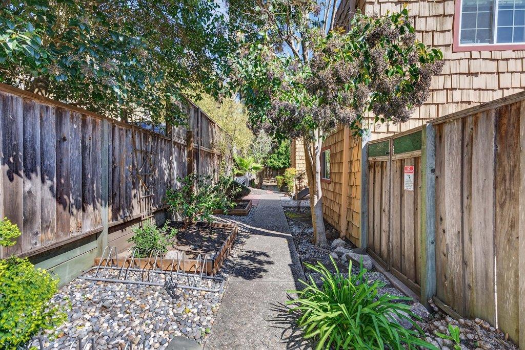 Detail Gallery Image 20 of 30 For 817 California St, Santa Cruz,  CA 95060 - – Beds | – Baths