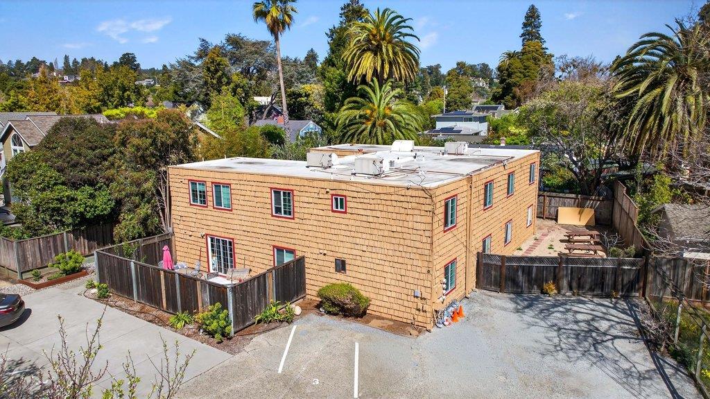 Detail Gallery Image 4 of 30 For 817 California St, Santa Cruz,  CA 95060 - – Beds | – Baths