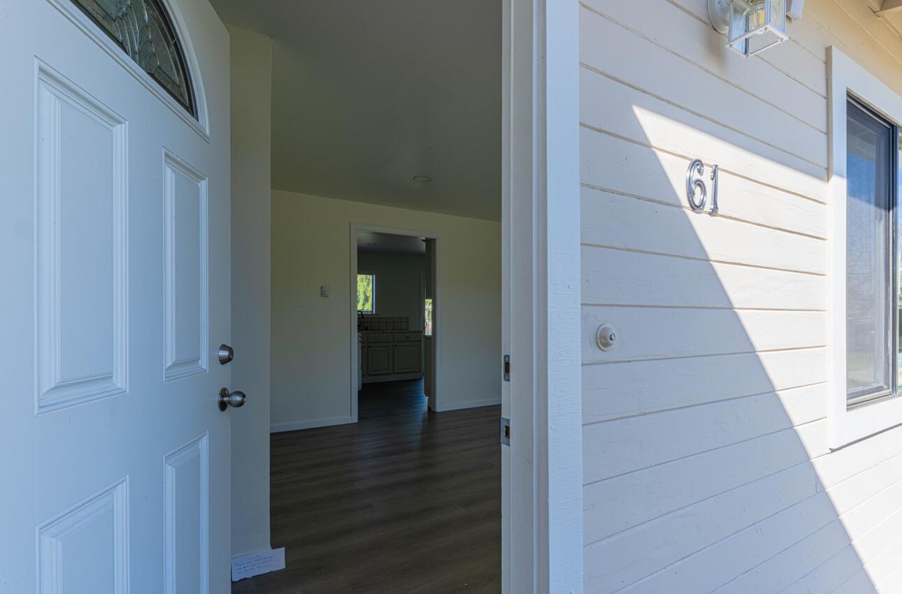 Detail Gallery Image 3 of 20 For 61 Beverly Dr, Salinas,  CA 93905 - 3 Beds | 1 Baths
