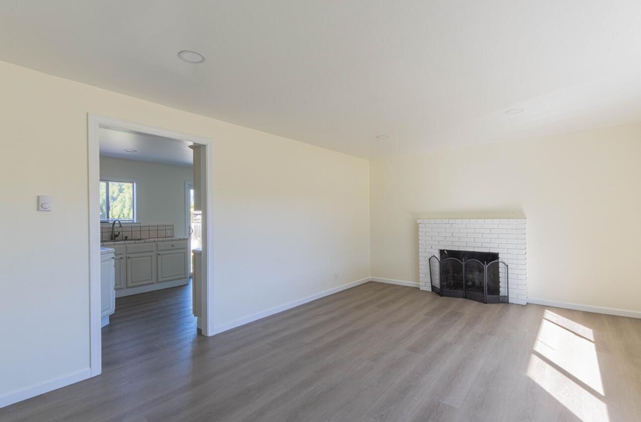Detail Gallery Image 4 of 20 For 61 Beverly Dr, Salinas,  CA 93905 - 3 Beds | 1 Baths