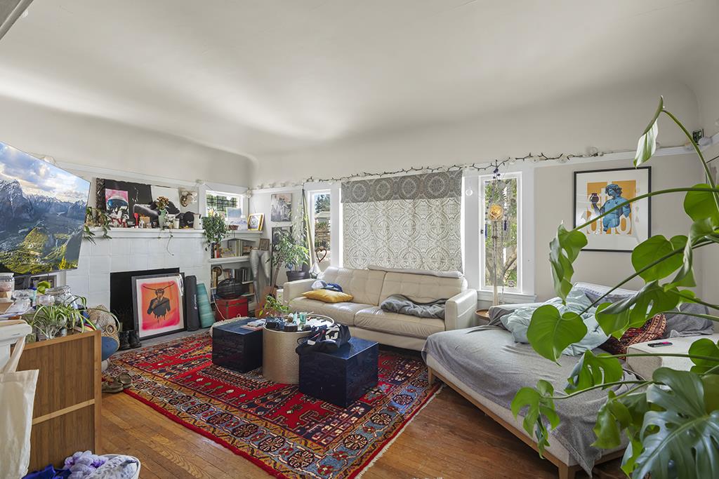 Detail Gallery Image 5 of 13 For 326 Athol Ave, Oakland,  CA 94606 - 3 Beds | 1/1 Baths