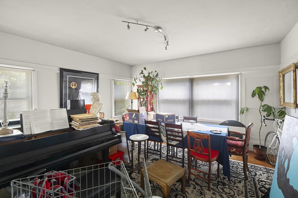 Detail Gallery Image 6 of 13 For 326 Athol Ave, Oakland,  CA 94606 - 3 Beds | 1/1 Baths