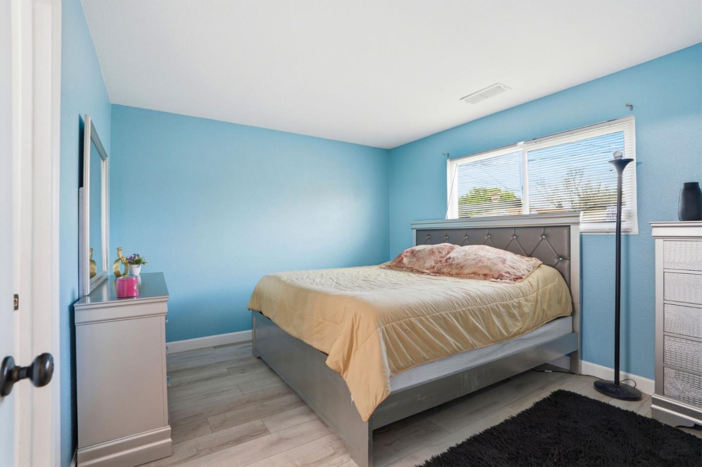 Detail Gallery Image 11 of 16 For 473 W Kavanagh Ave, Tracy,  CA 95376 - 3 Beds | 2 Baths