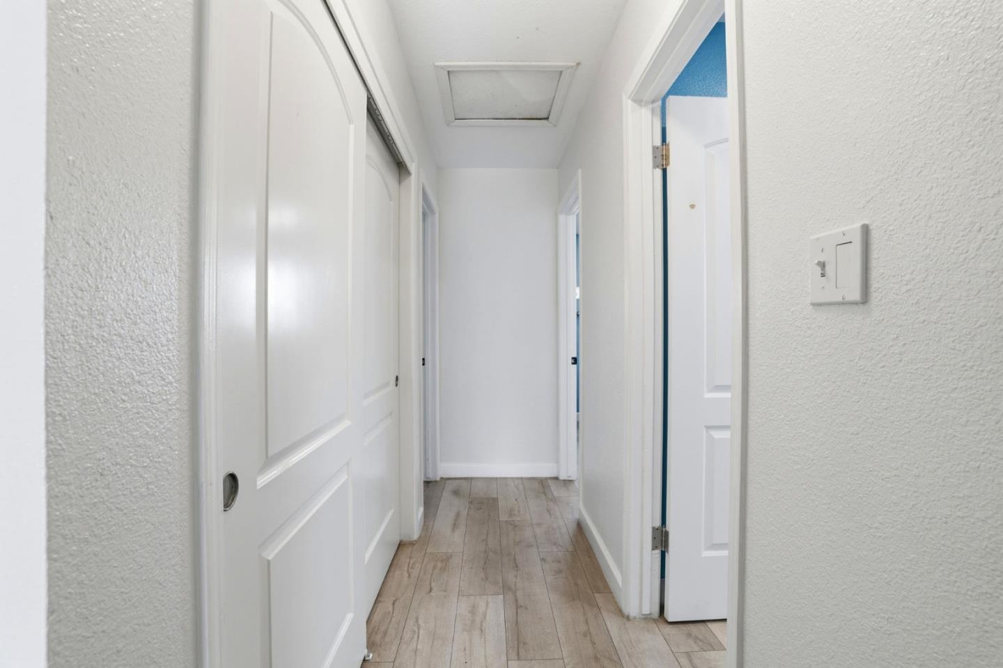 Detail Gallery Image 8 of 16 For 473 W Kavanagh Ave, Tracy,  CA 95376 - 3 Beds | 2 Baths