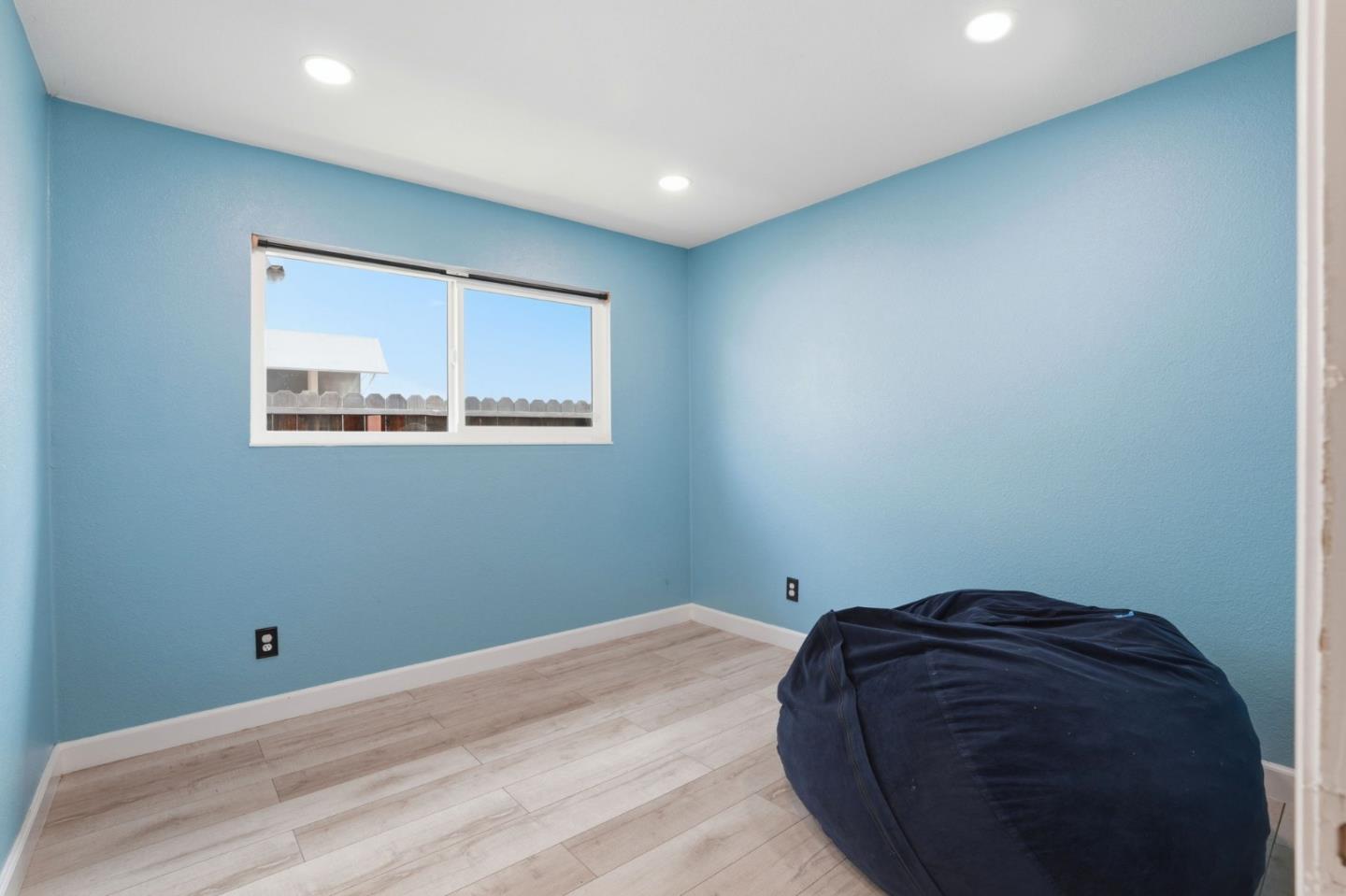 Detail Gallery Image 9 of 16 For 473 W Kavanagh Ave, Tracy,  CA 95376 - 3 Beds | 2 Baths