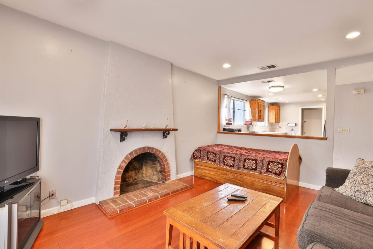 Detail Gallery Image 11 of 27 For 2537 Orinda Dr, San Jose,  CA 95121 - 3 Beds | 2 Baths