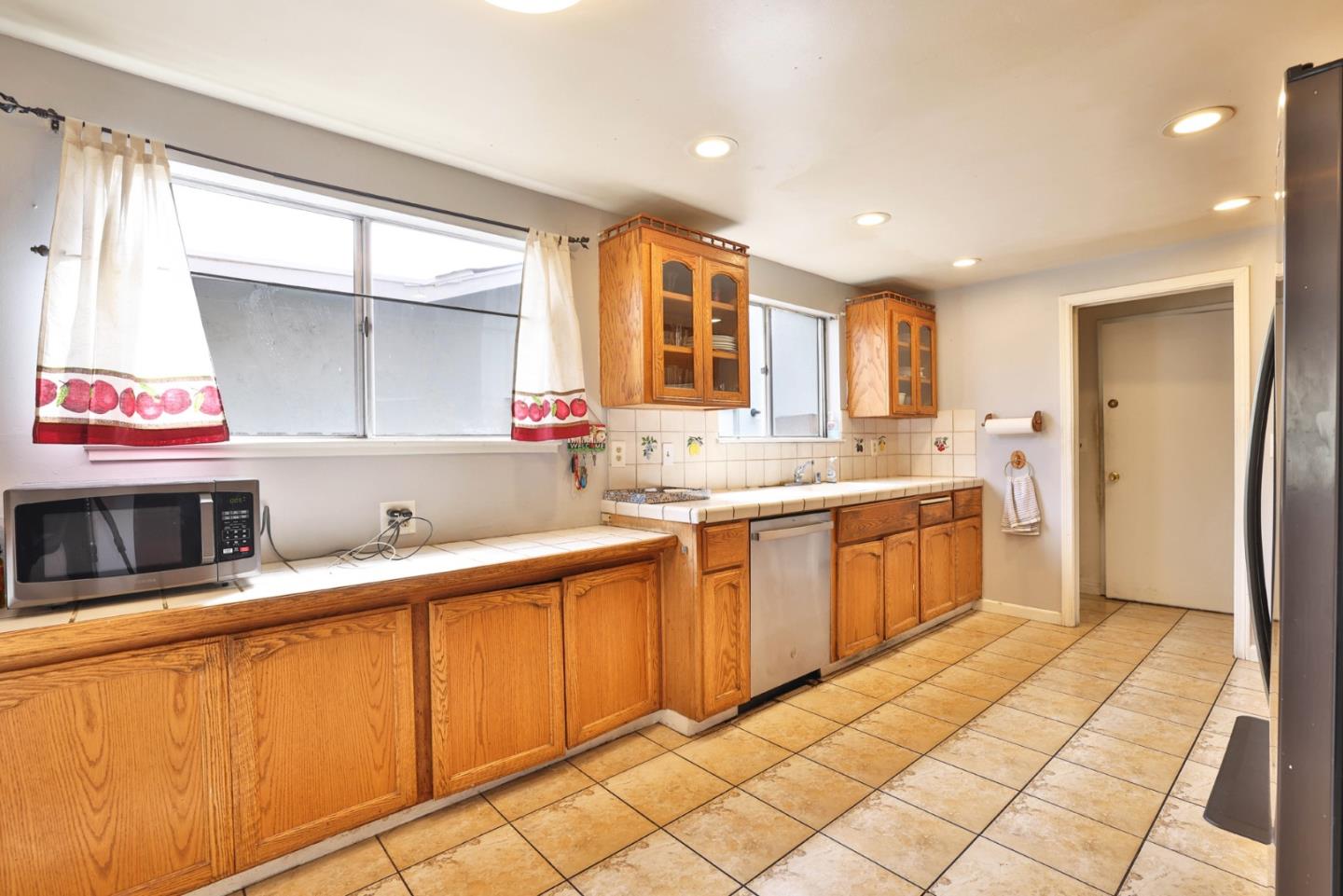 Detail Gallery Image 12 of 27 For 2537 Orinda Dr, San Jose,  CA 95121 - 3 Beds | 2 Baths