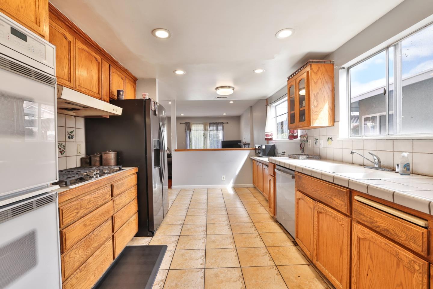 Detail Gallery Image 14 of 27 For 2537 Orinda Dr, San Jose,  CA 95121 - 3 Beds | 2 Baths