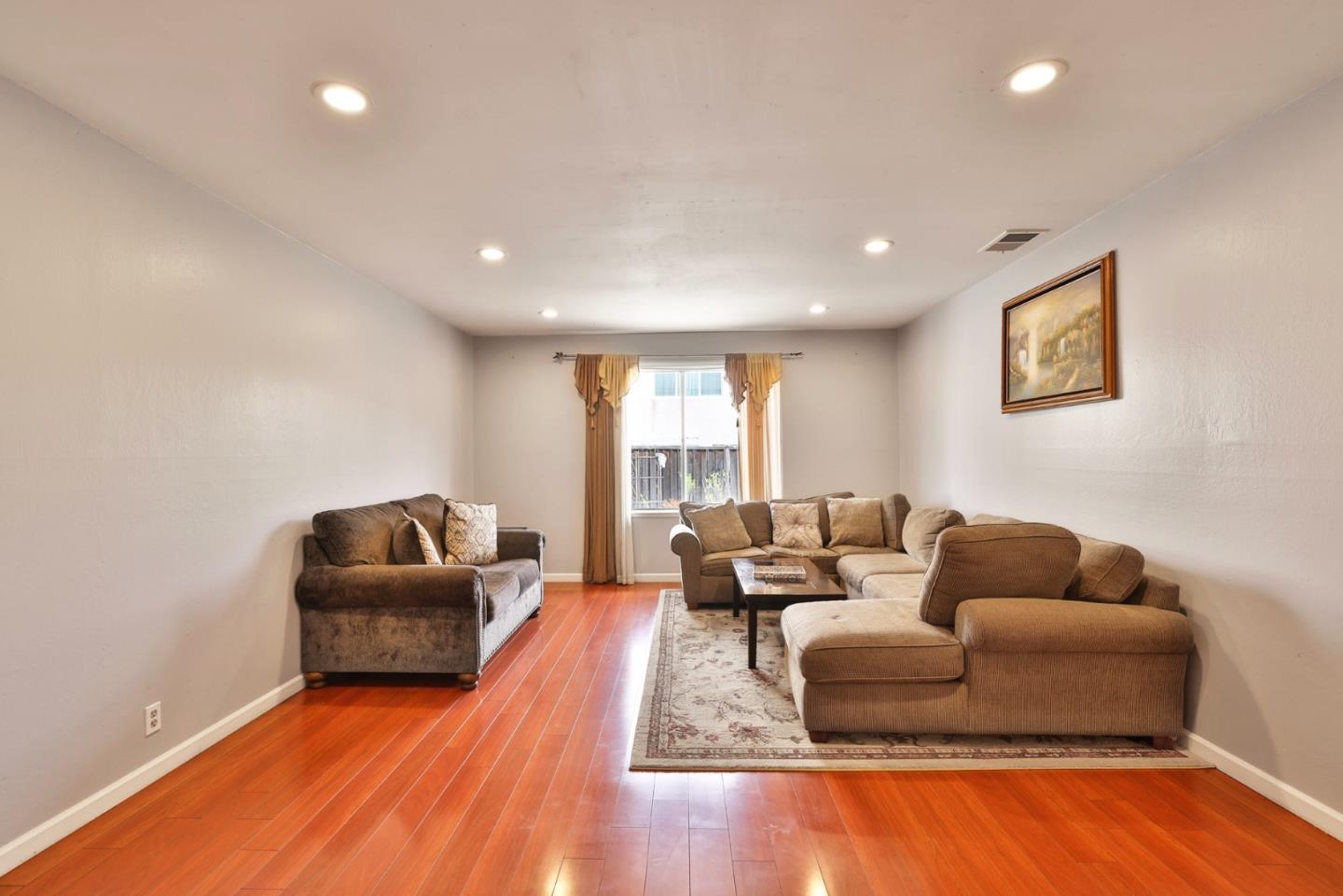 Detail Gallery Image 7 of 27 For 2537 Orinda Dr, San Jose,  CA 95121 - 3 Beds | 2 Baths