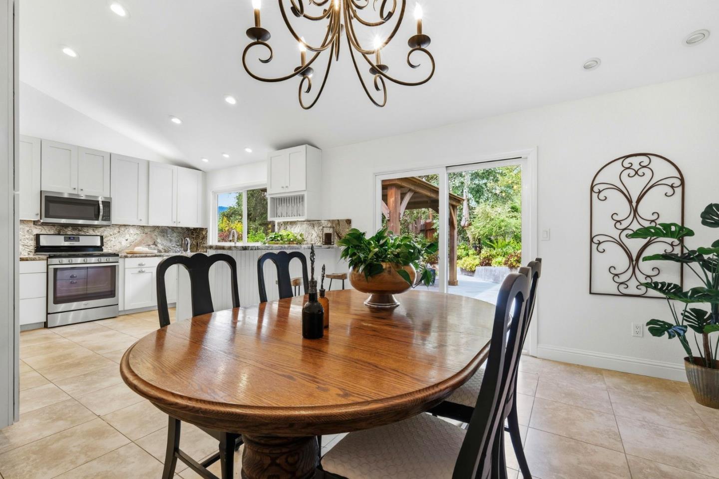 Detail Gallery Image 11 of 49 For 1460 Quail Hollow Rd, Ben Lomond,  CA 95005 - 3 Beds | 2 Baths