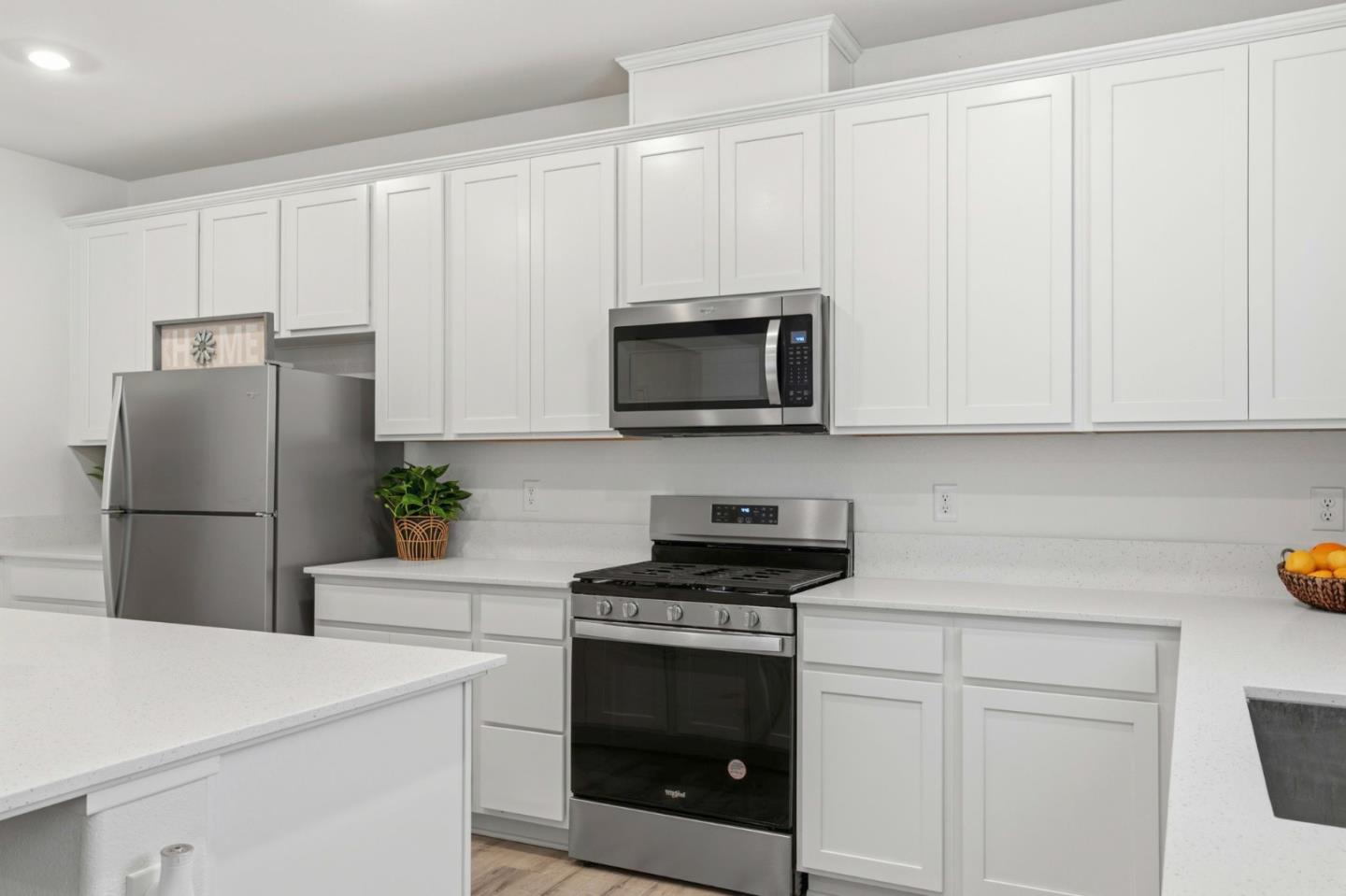 Detail Gallery Image 16 of 37 For 1957 Apiary Way, Hughson,  CA 95326 - 4 Beds | 2/1 Baths