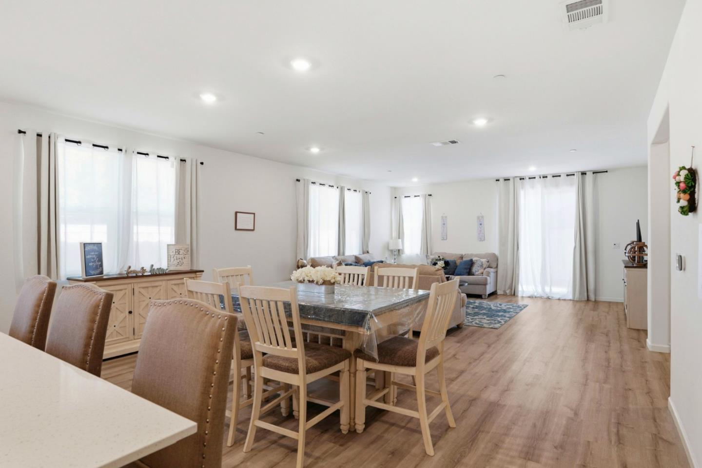 Detail Gallery Image 19 of 37 For 1957 Apiary Way, Hughson,  CA 95326 - 4 Beds | 2/1 Baths