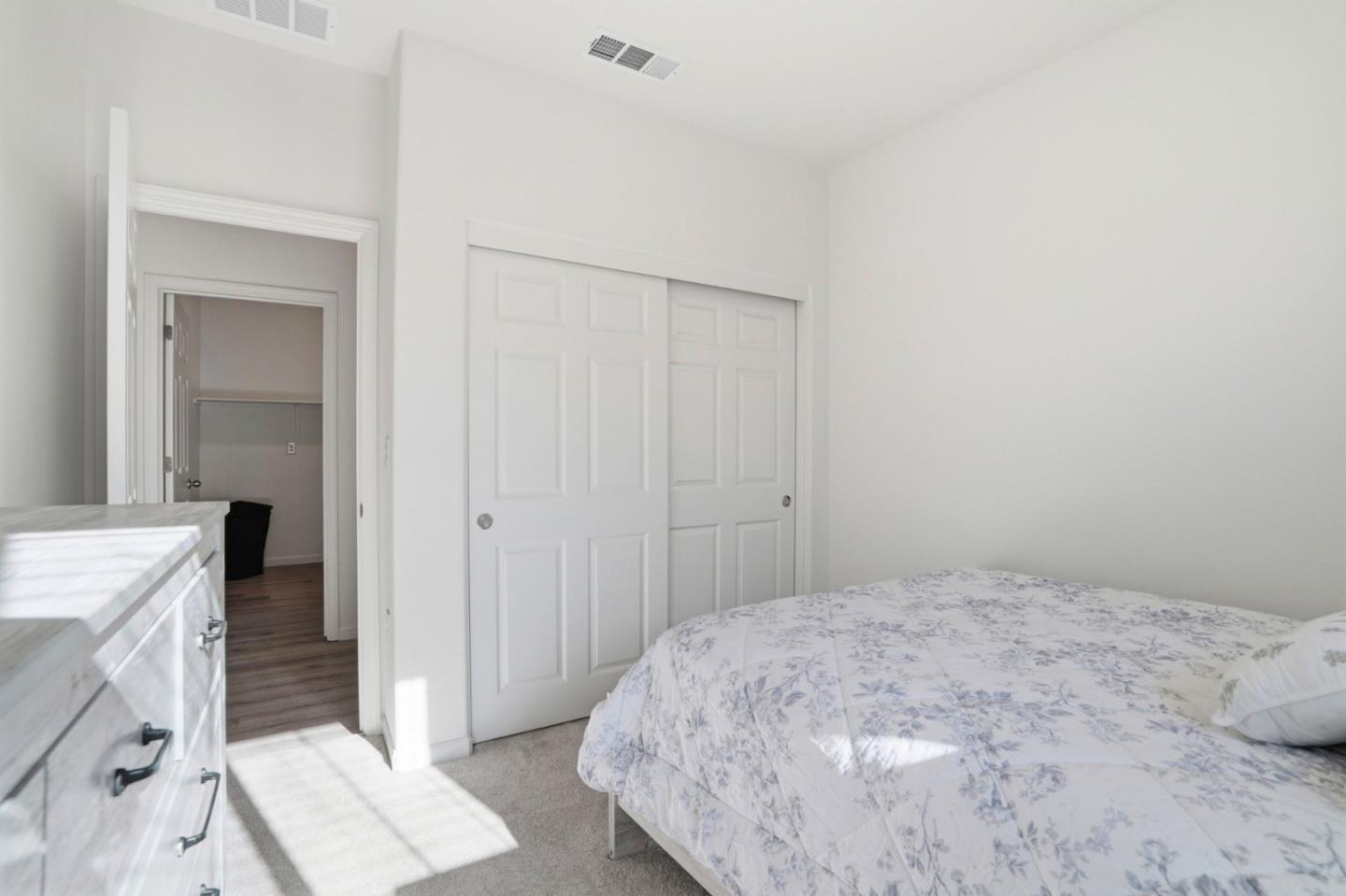 Detail Gallery Image 21 of 37 For 1957 Apiary Way, Hughson,  CA 95326 - 4 Beds | 2/1 Baths