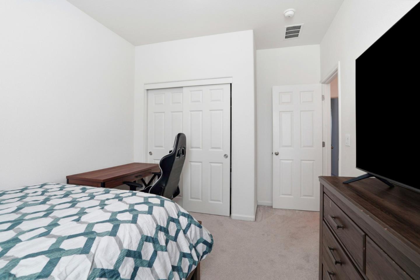 Detail Gallery Image 23 of 37 For 1957 Apiary Way, Hughson,  CA 95326 - 4 Beds | 2/1 Baths