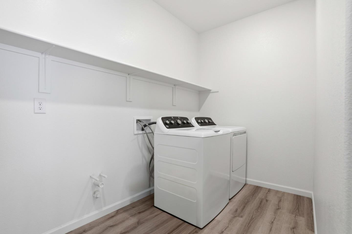 Detail Gallery Image 31 of 37 For 1957 Apiary Way, Hughson,  CA 95326 - 4 Beds | 2/1 Baths