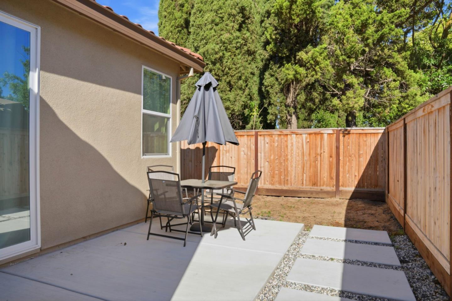 Detail Gallery Image 32 of 37 For 1957 Apiary Way, Hughson,  CA 95326 - 4 Beds | 2/1 Baths