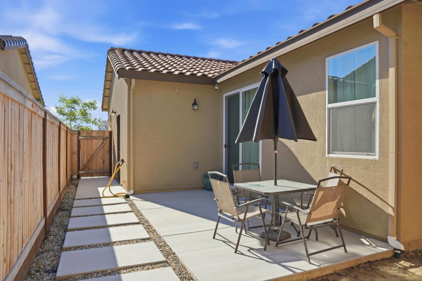 Detail Gallery Image 33 of 37 For 1957 Apiary Way, Hughson,  CA 95326 - 4 Beds | 2/1 Baths