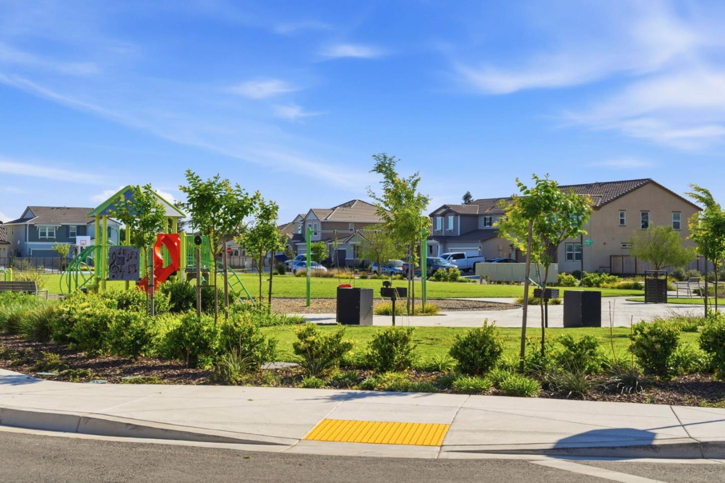 Detail Gallery Image 37 of 37 For 1957 Apiary Way, Hughson,  CA 95326 - 4 Beds | 2/1 Baths