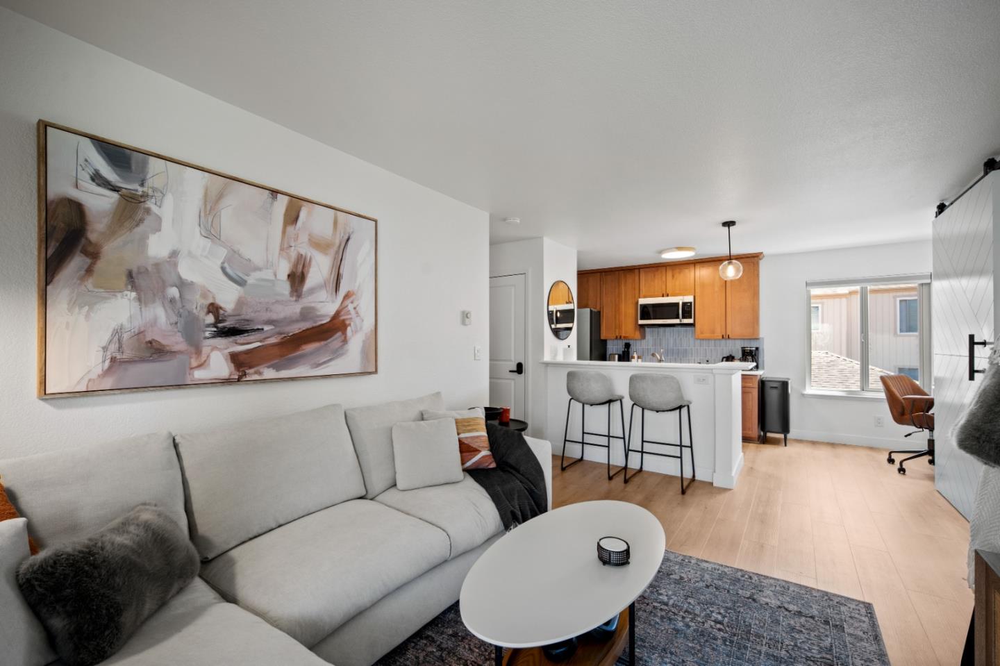 Detail Gallery Image 10 of 17 For 300 Glenwood Cir #308,  Monterey,  CA 93940 - 1 Beds | 1 Baths