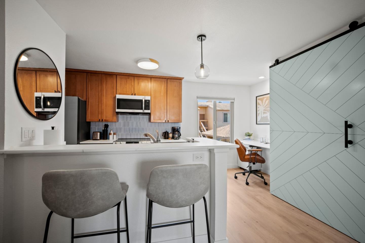 Detail Gallery Image 12 of 17 For 300 Glenwood Cir #308,  Monterey,  CA 93940 - 1 Beds | 1 Baths