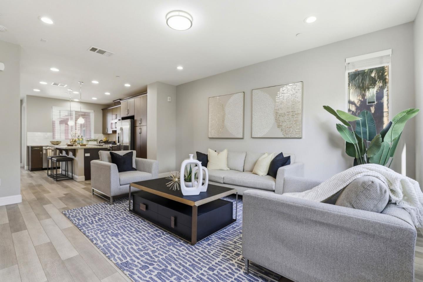 Front Image Thumbnail for ML82042957