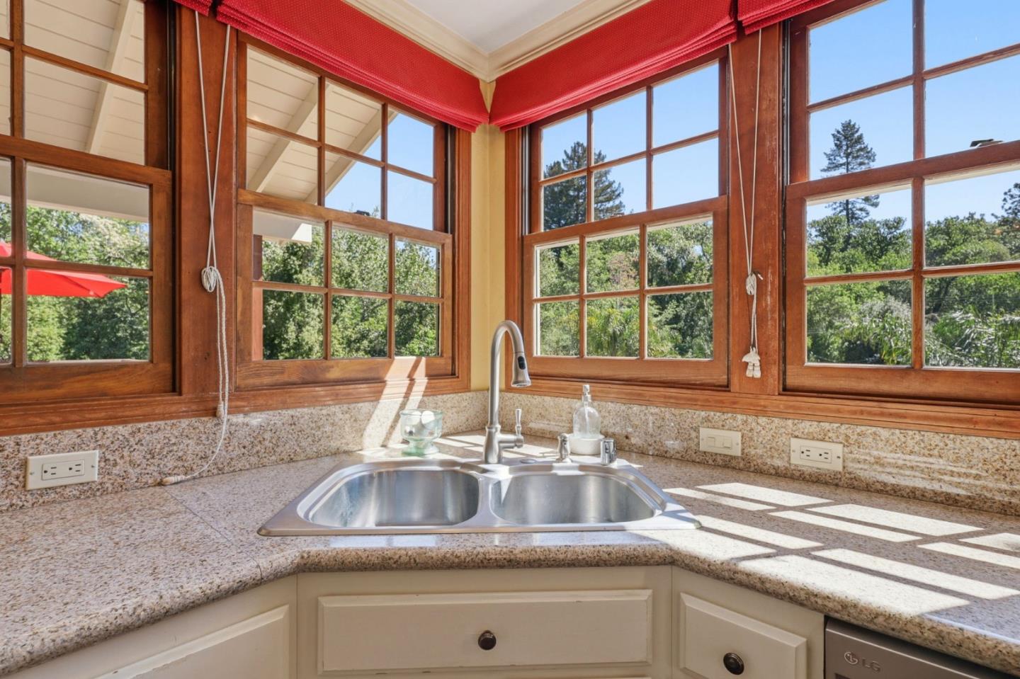 Detail Gallery Image 11 of 38 For 135 Rancho Rio Ave, Ben Lomond,  CA 95005 - 3 Beds | 3 Baths