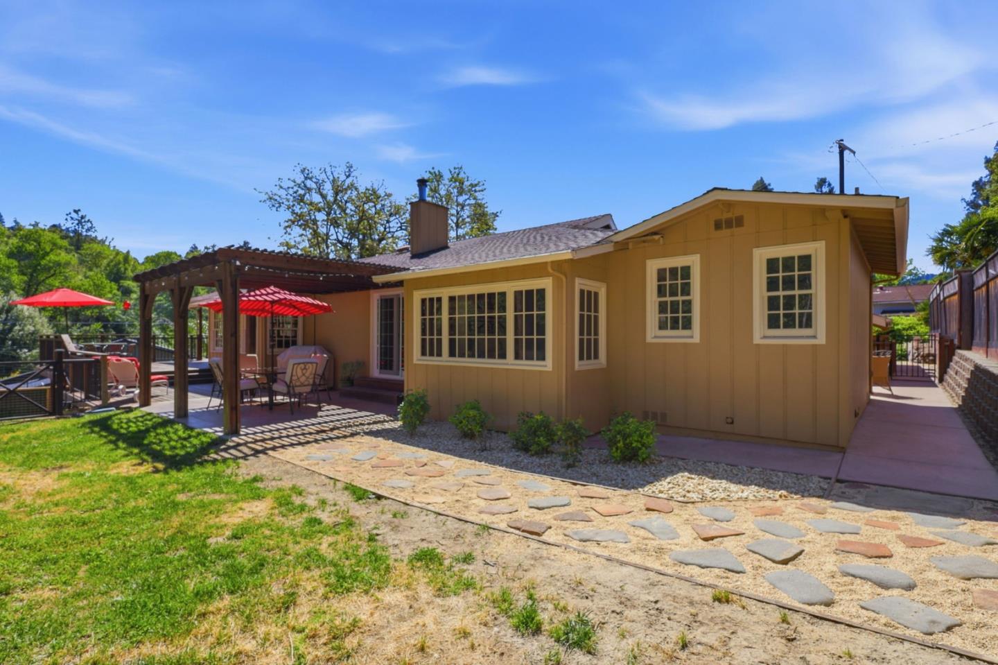 Detail Gallery Image 26 of 38 For 135 Rancho Rio Ave, Ben Lomond,  CA 95005 - 3 Beds | 3 Baths