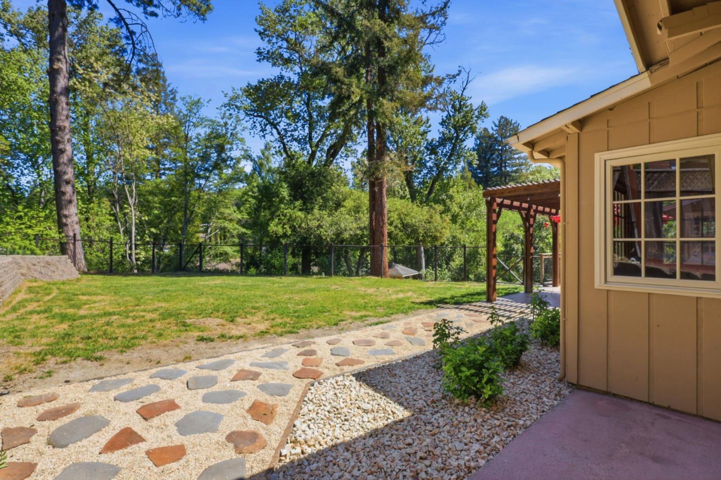 135 Rancho Rio Avenue, Ben Lomond, CA, 95005