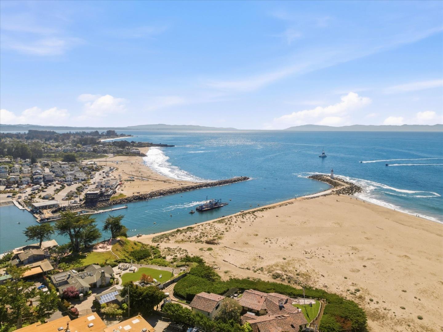 Detail Gallery Image 22 of 32 For 171 Marine Parade, Santa Cruz,  CA 95062 - – Beds | – Baths