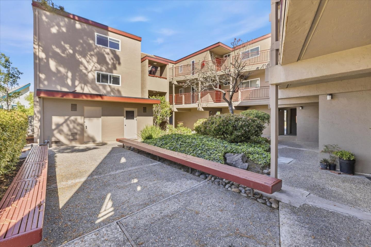 Detail Gallery Image 8 of 32 For 171 Marine Parade, Santa Cruz,  CA 95062 - – Beds | – Baths