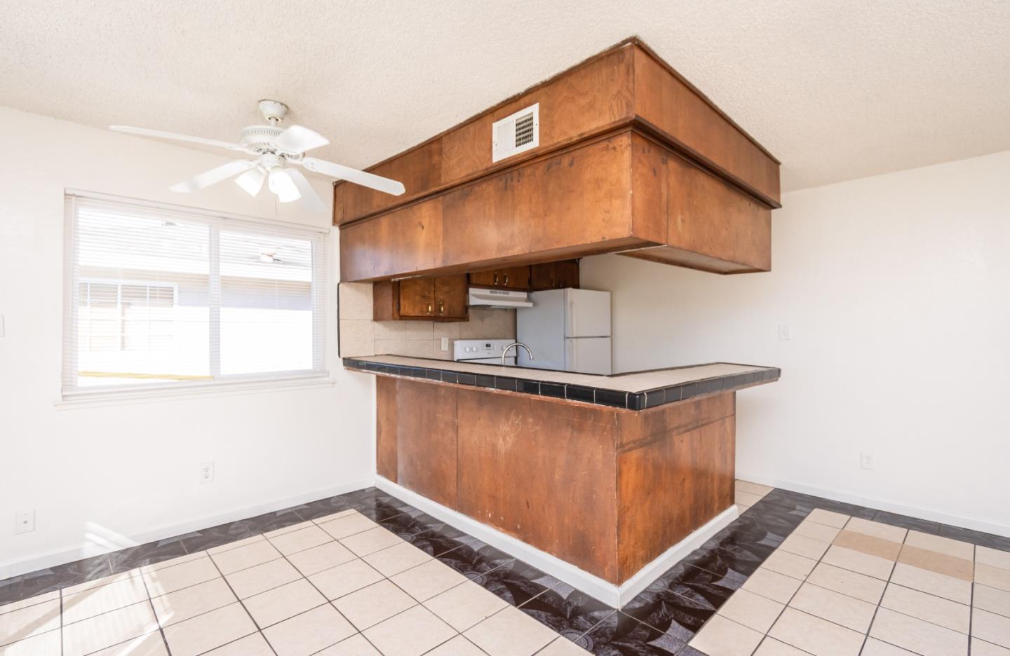 Detail Gallery Image 10 of 39 For 10 Nedra Ct, Sacramento,  CA 95822 - – Beds | – Baths