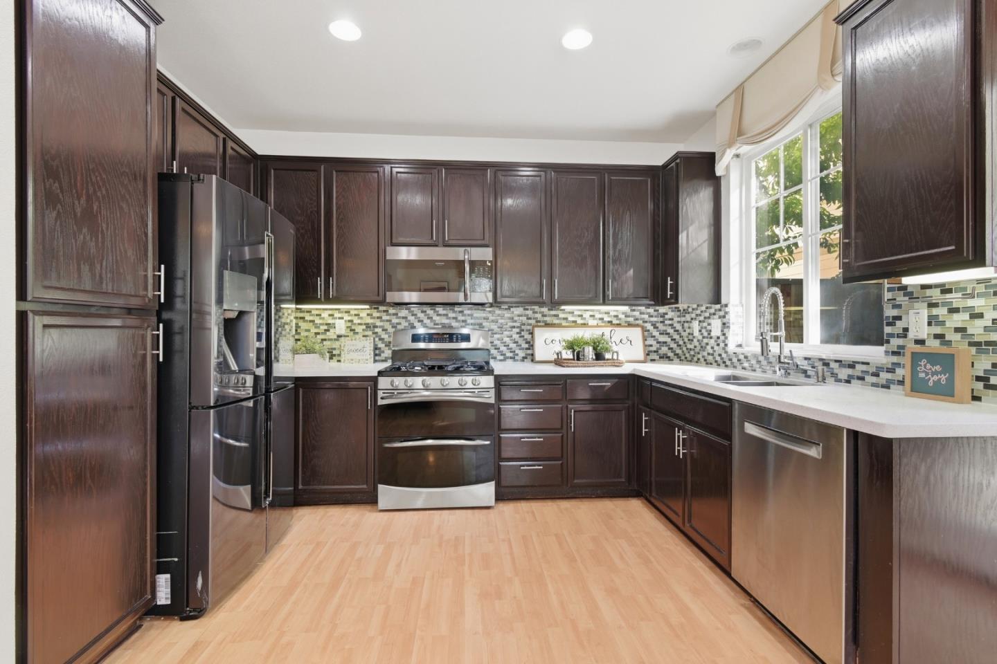 Detail Gallery Image 12 of 42 For 4040 Hemingway Cmn, Fremont,  CA 94536 - 3 Beds | 2/1 Baths