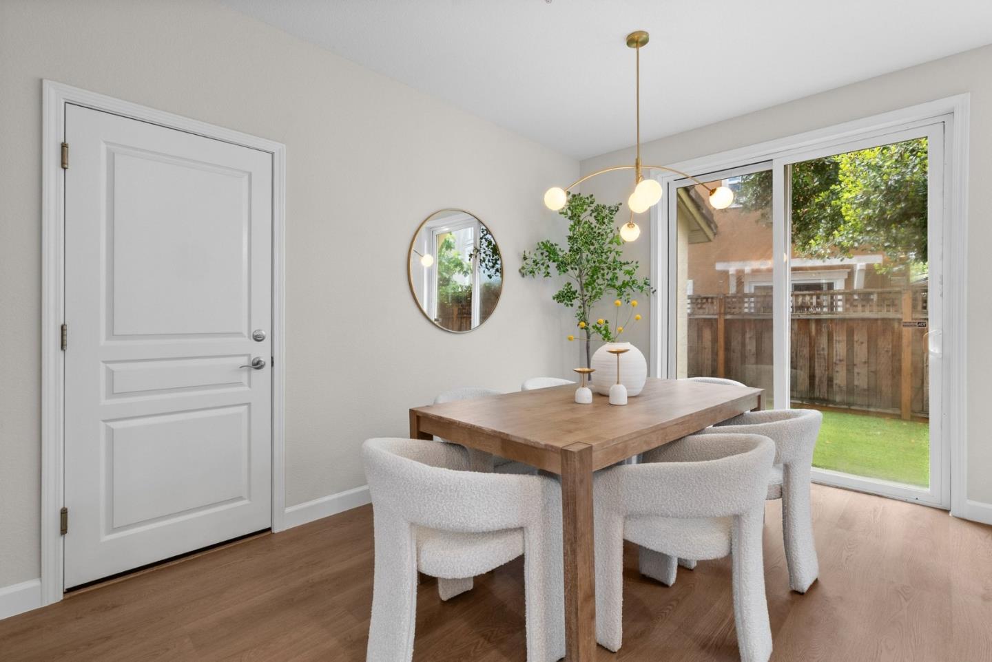 Detail Gallery Image 14 of 50 For 510 Sandlewood St, Menlo Park,  CA 94025 - 4 Beds | 3 Baths