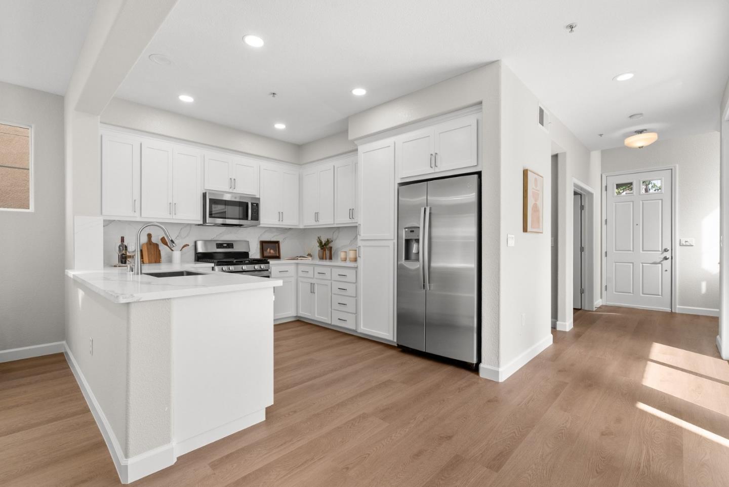 Detail Gallery Image 19 of 50 For 510 Sandlewood St, Menlo Park,  CA 94025 - 4 Beds | 3 Baths